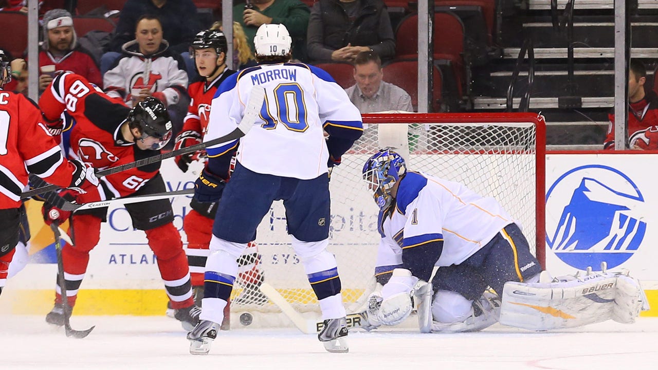 Recap: Fayne, Carter spark Devils over Blues 7-1